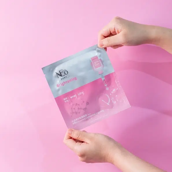 Neo Living 光透淨白點滴面膜